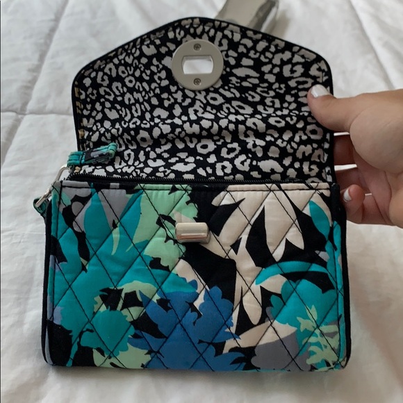 Vera Bradley Wristlet - Picture 2 of 4